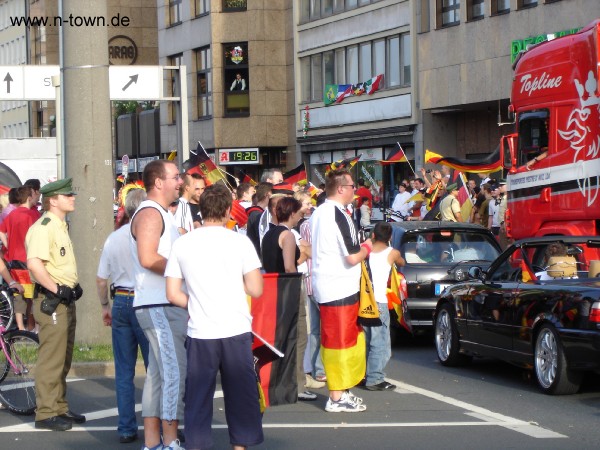 WM2006 Deutschland - Ecuador 3:0 auf dem Plrrer